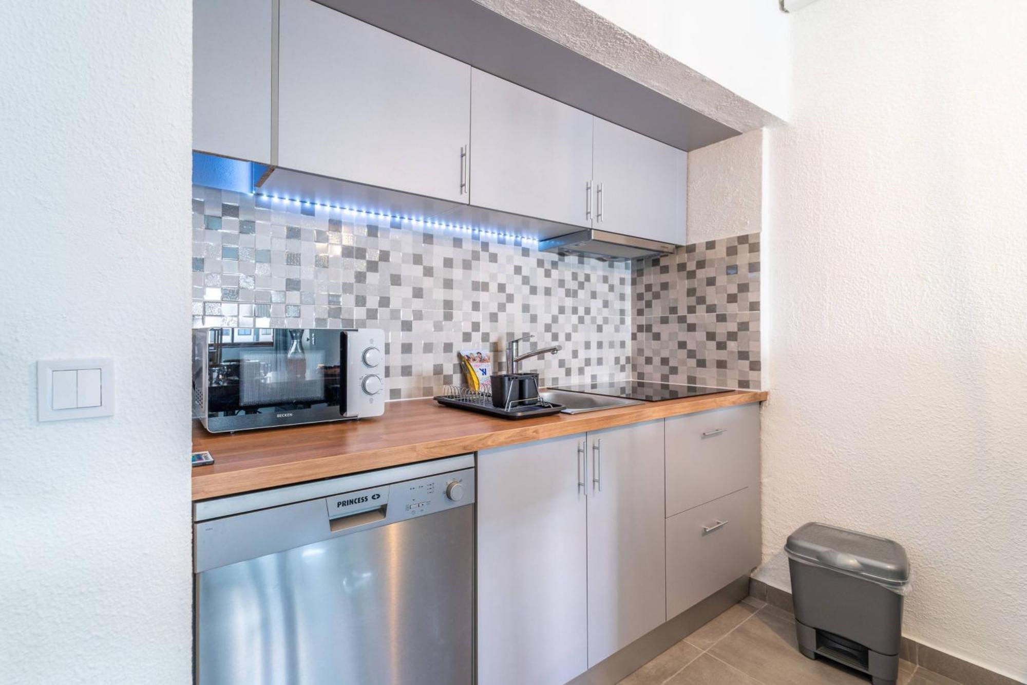 Appartamento Magna - Apt- 206 By Hellovacations